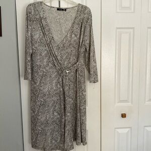 Apt 9 Women’s XL silver buckle wrap style dress, never worn